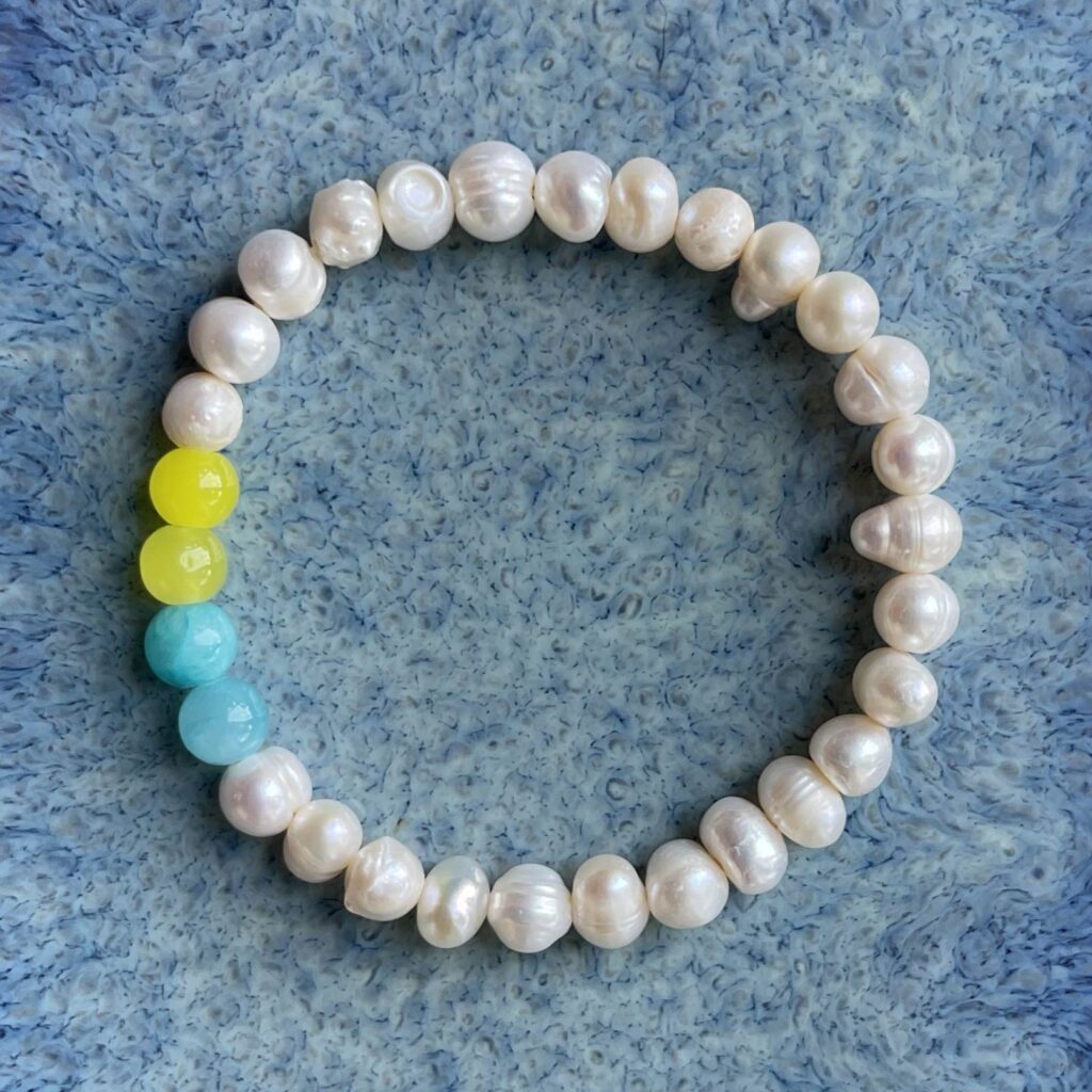 Pearl Bracelet with Ukraine Colours, Style 5110